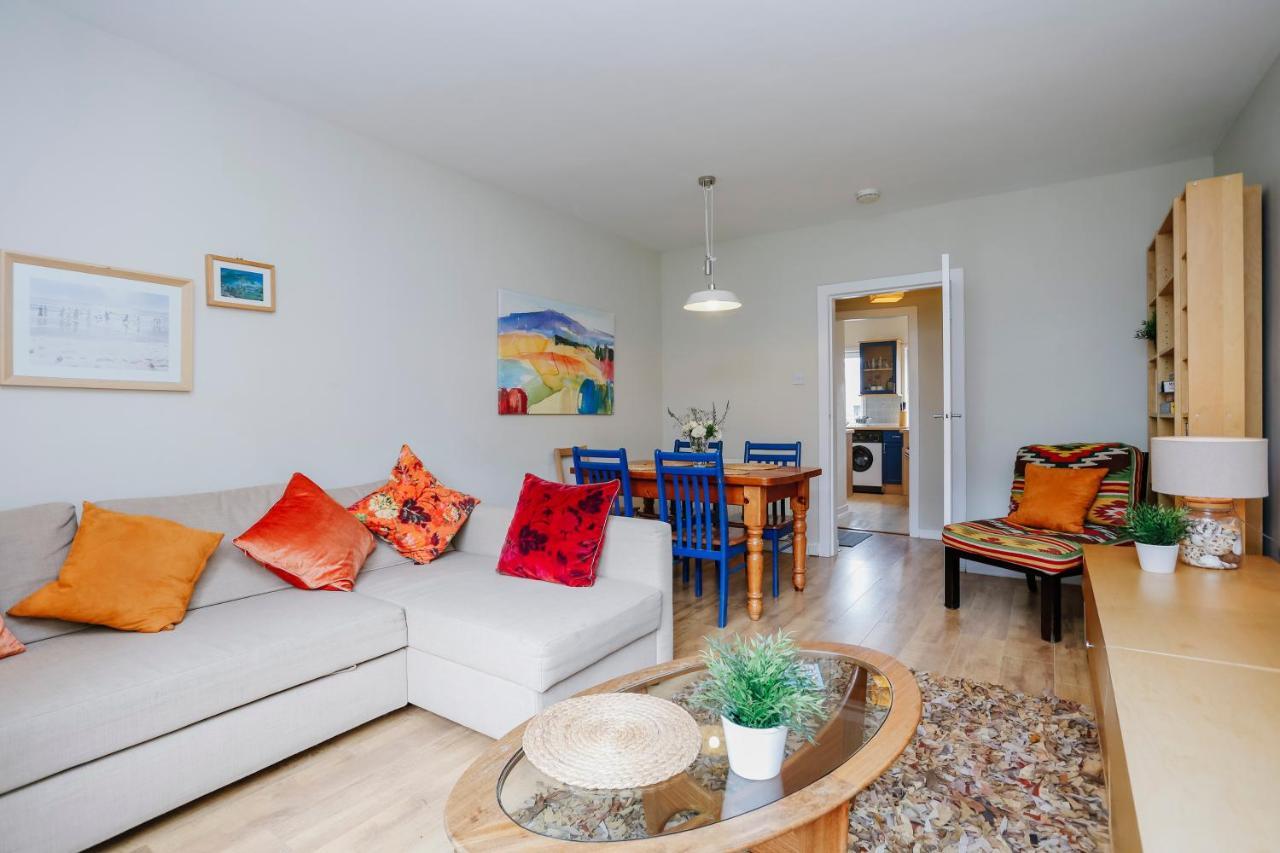 Edinburgh Central 2-Bedroom Old Town Apartment Bagian luar foto
