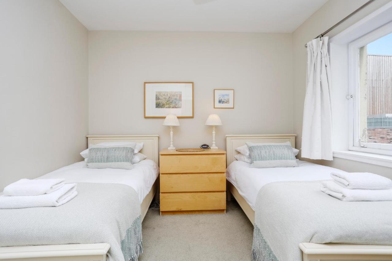 Edinburgh Central 2-Bedroom Old Town Apartment Bagian luar foto