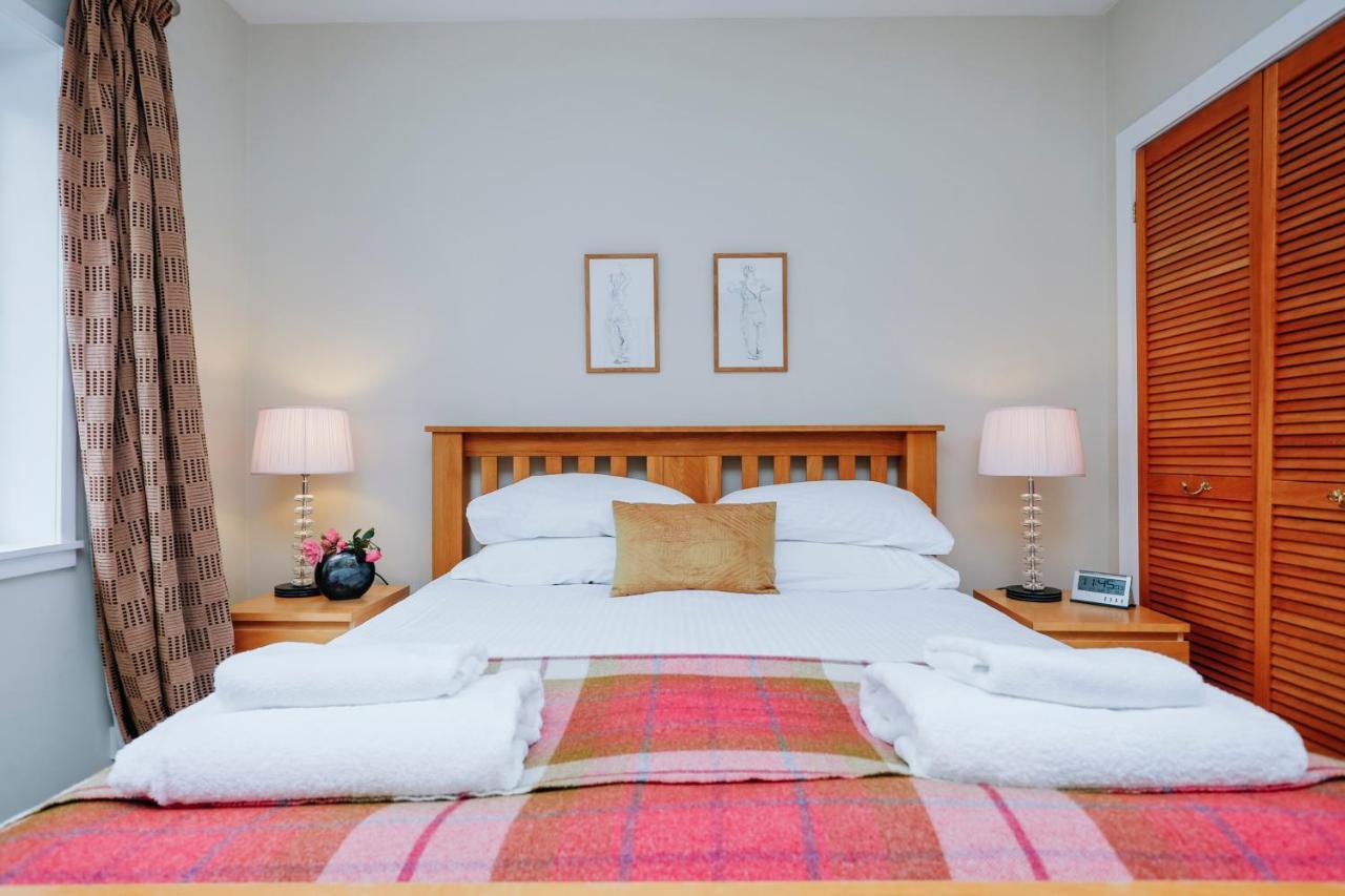 Edinburgh Central 2-Bedroom Old Town Apartment Bagian luar foto
