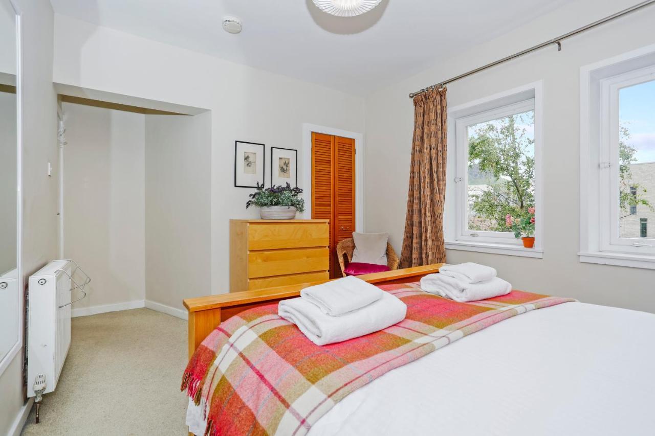 Edinburgh Central 2-Bedroom Old Town Apartment Bagian luar foto